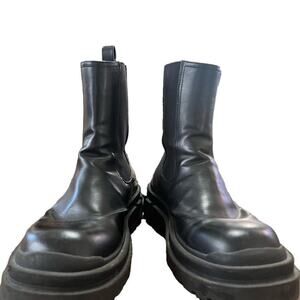 BERSHKA STRETCH ANKLE BLACK BOOTS WITH TRACK SOLE SIZE‎ 42